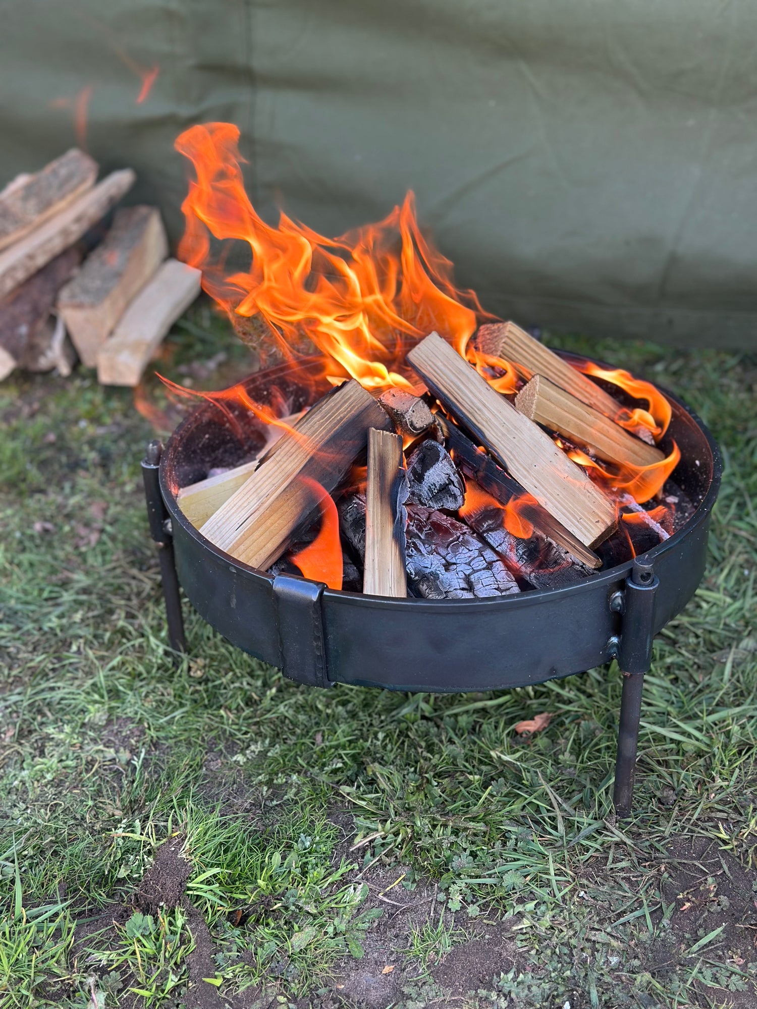 Fire Pit 35 - Portable and Easy to Store - Robust Fire Pit