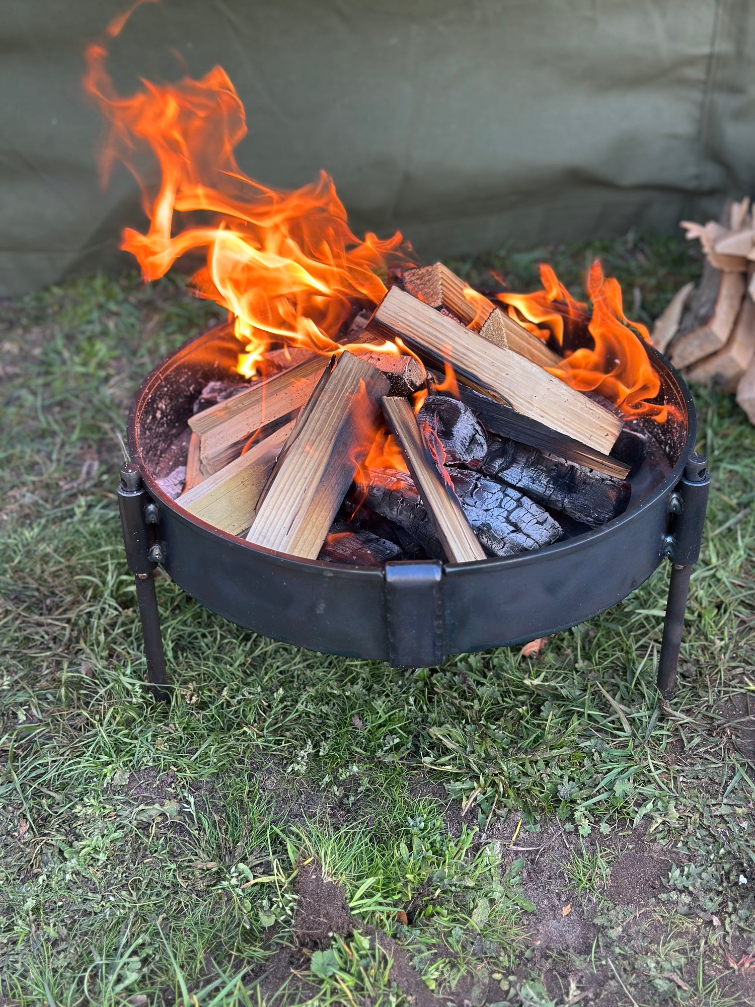 Fire Pit 35 - Portable and Easy to Store - Robust Fire Pit