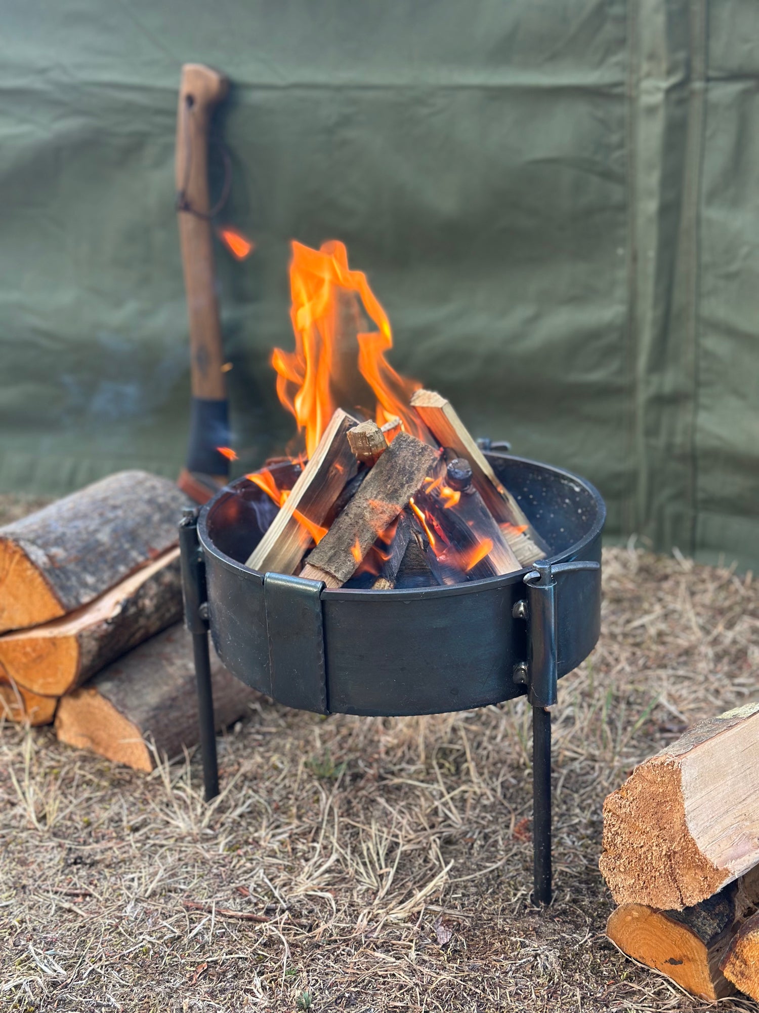 Fire Pit 27 - Portable and Easy to Store - Robust Fire Pit