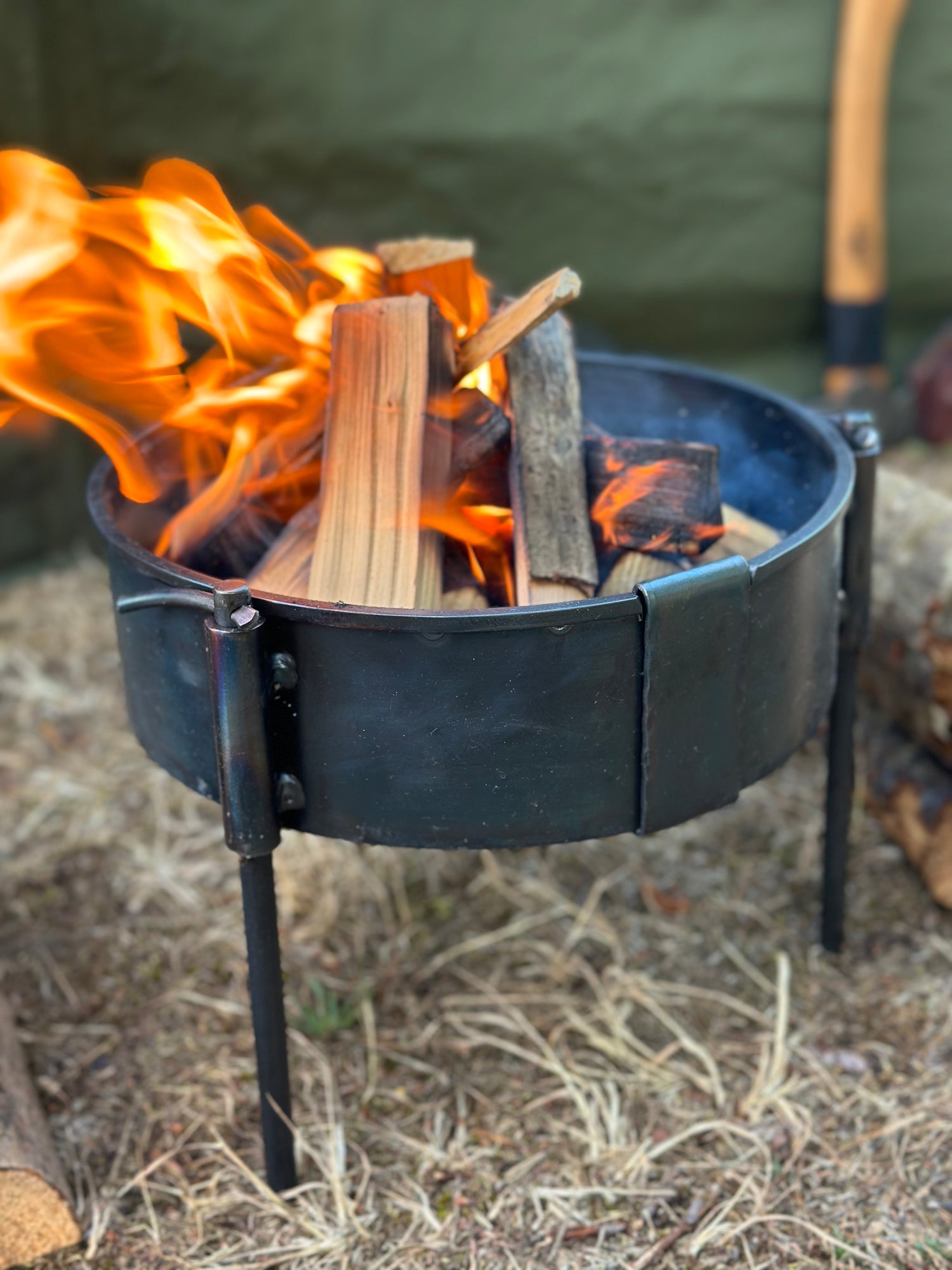 Fire Pit 27 - Portable and Easy to Store - Robust Fire Pit