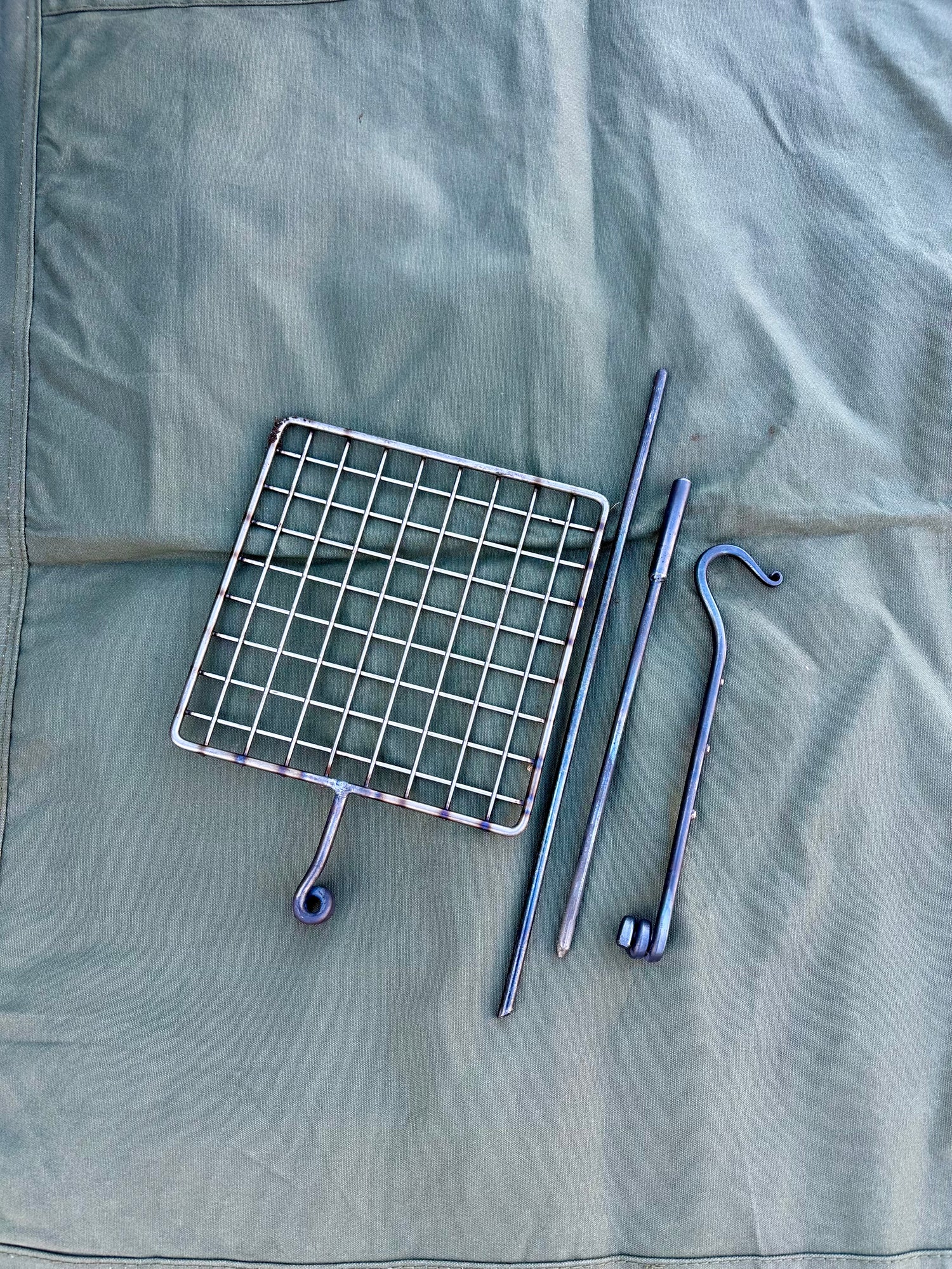 Grill Mini Fire Anchor Portable and compact for Grilling and hanging pot and Kettles