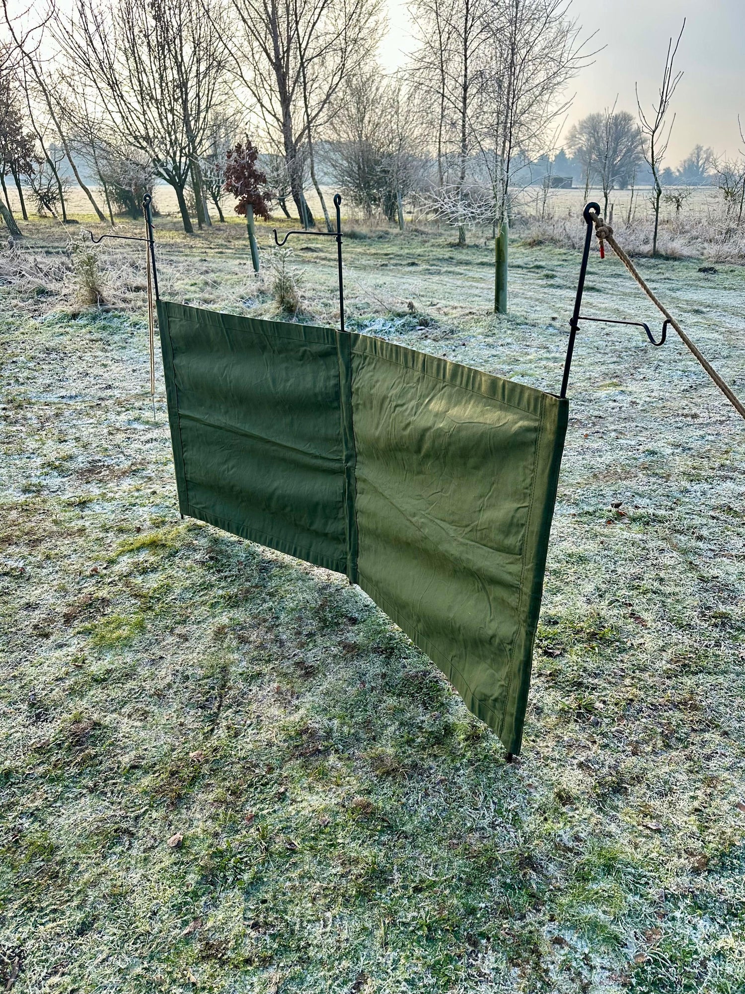 Camping windbreaker 