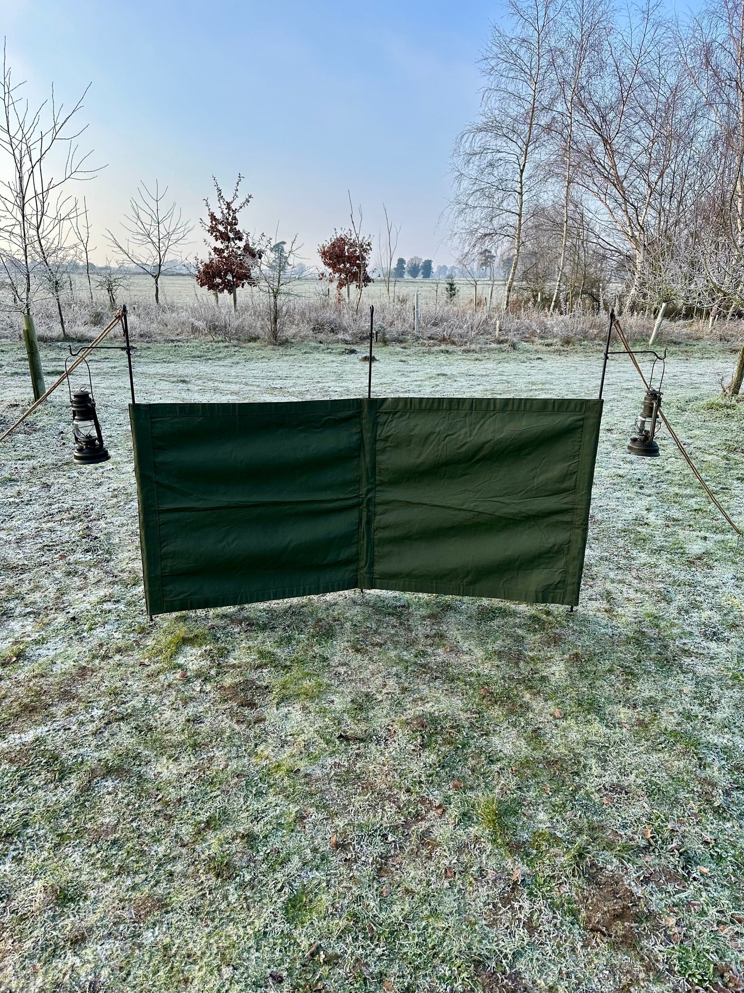Windbreaker with poles
