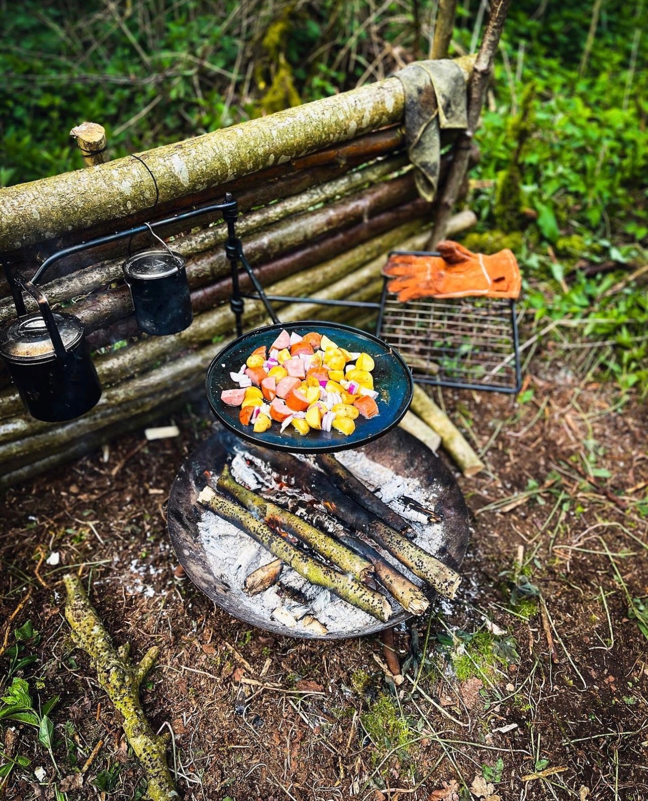 Large GRILL and SKILLET arm fire anchor